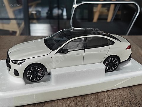 Minichamps Diecast Model 1:18 BMW Araba - 1312772600