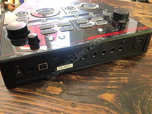 Boss RC 202 Loop Station - Efekt Pedalı ve Diğer Enstrüman Yan