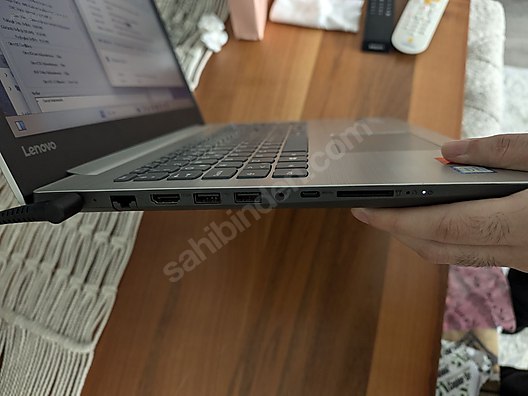 Lenovo / Lenovo Ideapad 330 i5 8250u R530 2GB VRAM 8GB RAM 512GB