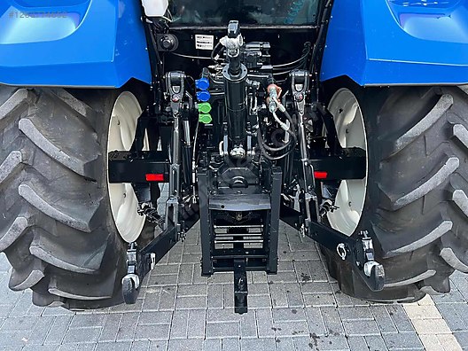 Machinery / Agricultural Machines / Tractors / New Holland / TR5.110