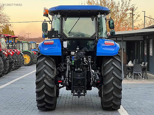 Machinery / Agricultural Machines / Tractors / New Holland / TR5.110