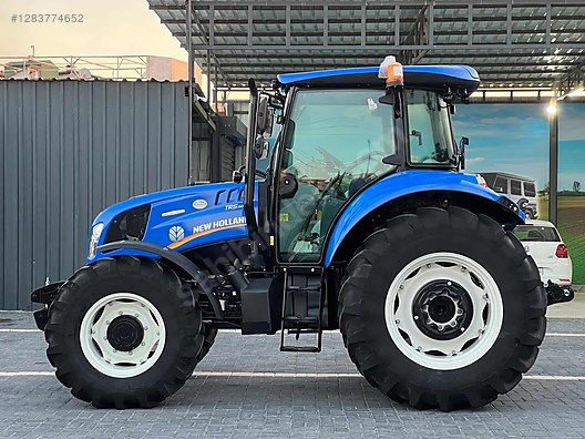 Machinery / Agricultural Machines / Tractors / New Holland / TR5.110