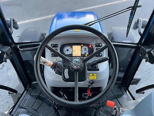 Machinery / Agricultural Machines / Tractors / New Holland / TR5.110