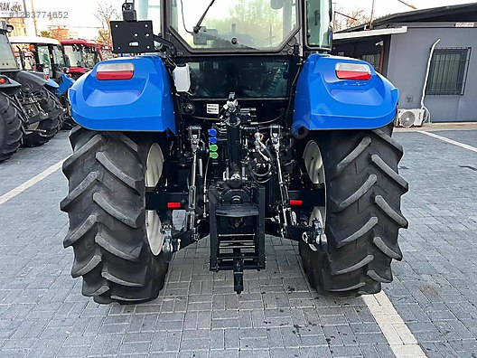 Machinery / Agricultural Machines / Tractors / New Holland / TR5.110
