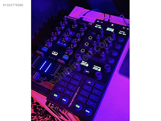 DJ CONTROLER Native Instruments Traktor X1 MK3 sahibinden.comda