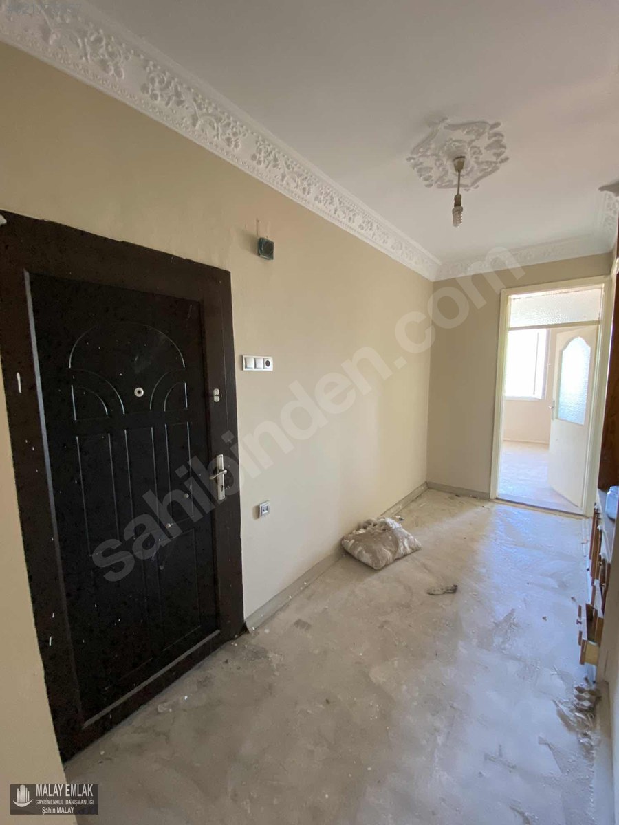 Malay Emlakta Satılık TEB Bankası Caddesinde 2 Adet Daire Satılık