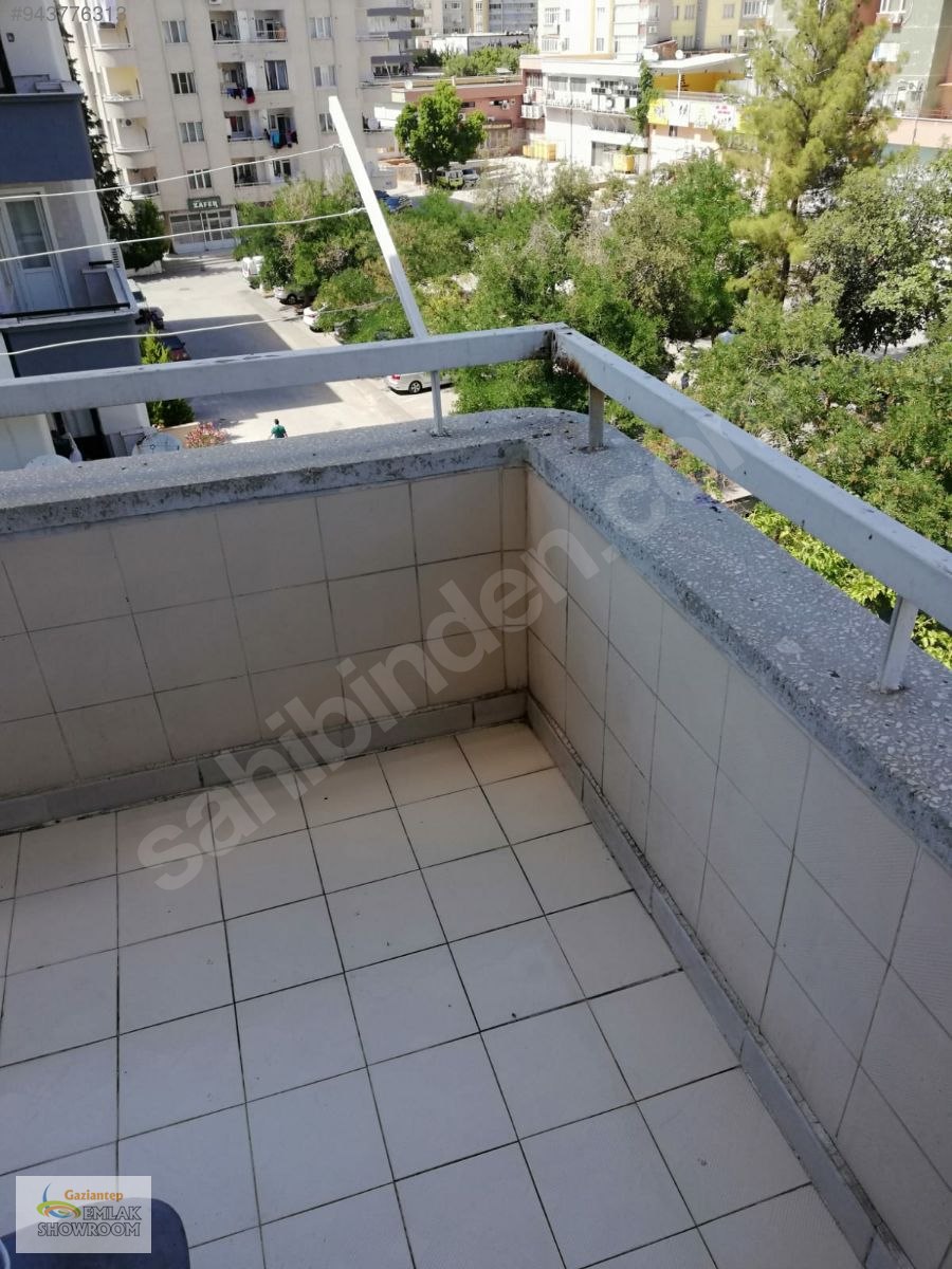 GAZİANTEP EMLAK SHOWROOMDAN DEĞİRMİÇEMDE SATILIK 3+1 DAİRE Satılık