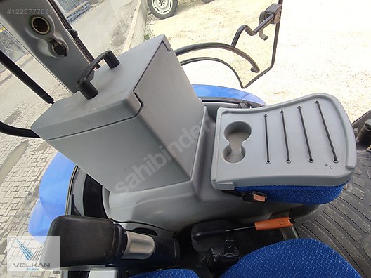 Machinery / Agricultural Machines / Tractors / New Holland / TR6.140