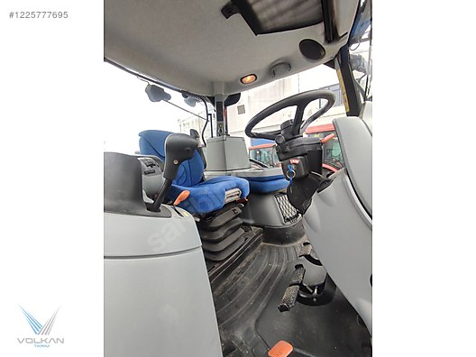 Machinery / Agricultural Machines / Tractors / New Holland / TR6.140