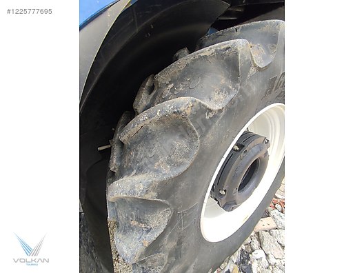 Machinery / Agricultural Machines / Tractors / New Holland / TR6.140