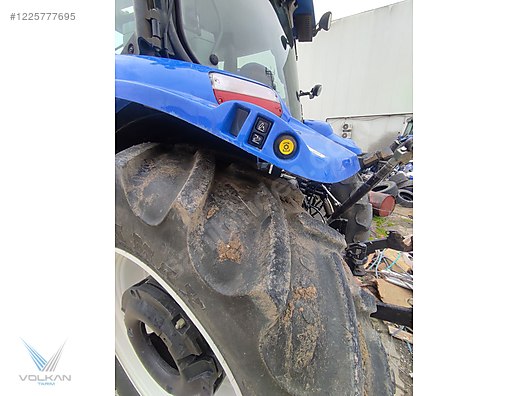 Machinery / Agricultural Machines / Tractors / New Holland / TR6.140