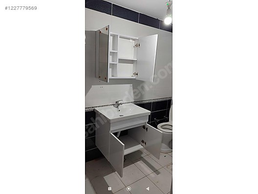 İkinci El ve Sıfır Alışveriş / Bahçe & Yapı Market / Yapı Malzemeleri / Banyo & Mutfak / Banyo Dolabı