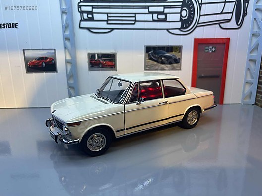 Kyosho Diecast Model 1:18 BMW Araba - 1275780220