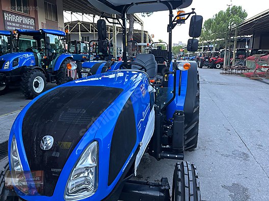 Machinery / Agricultural Machines / Tractors / New Holland / TT60 Classic