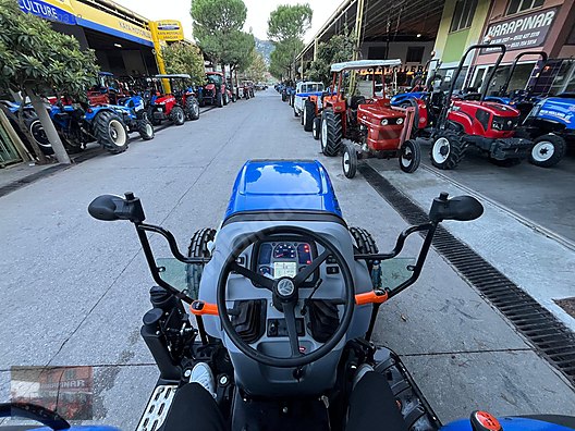 Machinery / Agricultural Machines / Tractors / New Holland / TT60 Classic