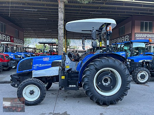 Machinery / Agricultural Machines / Tractors / New Holland / TT60 Classic