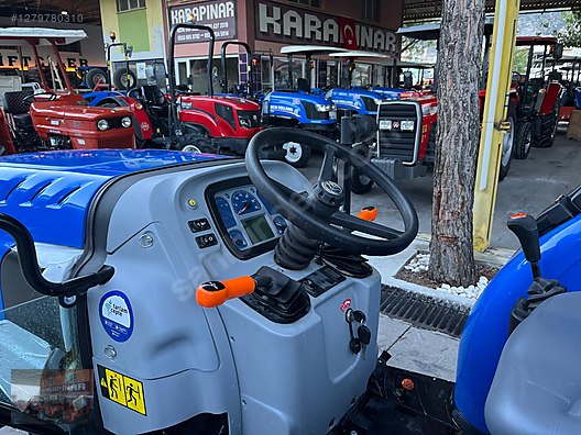 Machinery / Agricultural Machines / Tractors / New Holland / TT60 Classic