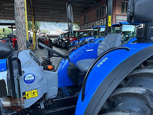Machinery / Agricultural Machines / Tractors / New Holland / TT60 Classic