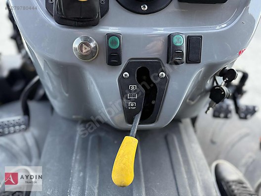 2021 Mağazadan İkinci El New Holland Satılık Traktör 1.300.000 TL'ye sahibinden.com'da