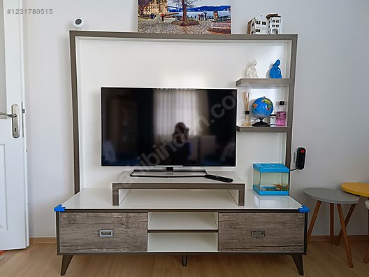 Used & Brand New Items / Home Decor / Furniture / Den & Living Room / TV Unit