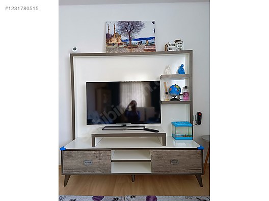 Used & Brand New Items / Home Decor / Furniture / Den & Living Room / TV Unit