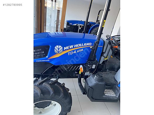 Machinery / Agricultural Machines / Tractors / New Holland / TD4.65B