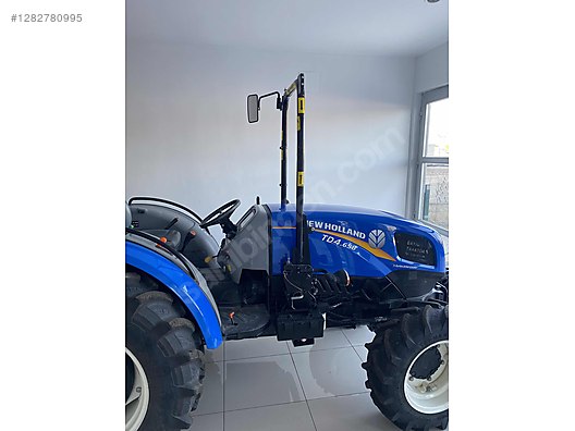 Machinery / Agricultural Machines / Tractors / New Holland / TD4.65B