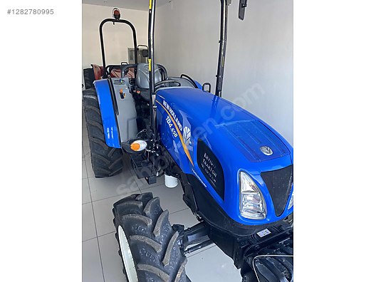 Machinery / Agricultural Machines / Tractors / New Holland / TD4.65B