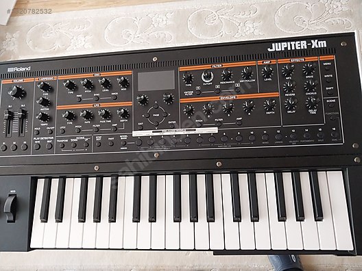 【超美品】Roland JUPITER-Xm メーカー純正未使用ソフトケース付 Roland Jupiter Xm + Roland Cloud Connect WC-1 - Synthesizer ve