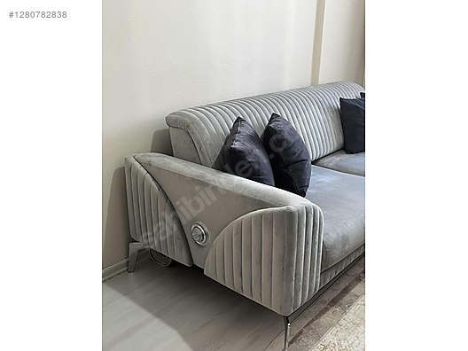 Used & Brand New Items / Home Decor / Furniture / Den & Living Room / Living Room Furniture