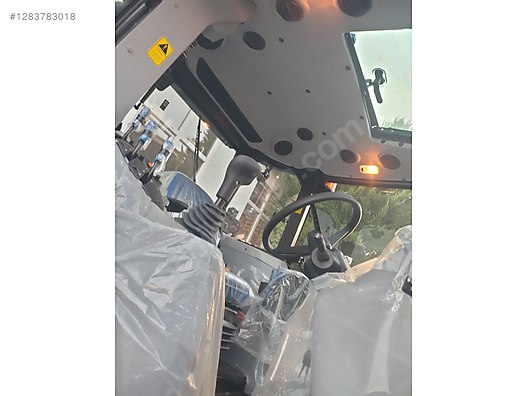 Machinery / Agricultural Machines / Tractors / New Holland / TR5.120