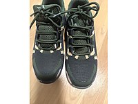 kamuflaj desenli spor ayakkabı