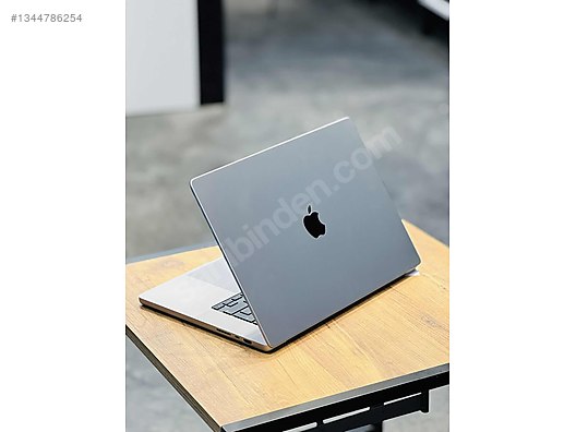 Apple Macbook / KUTUDAN ÇIKTIĞI GİBİ CİZİKSİZ TERTEMİZ MACBOOK PRO