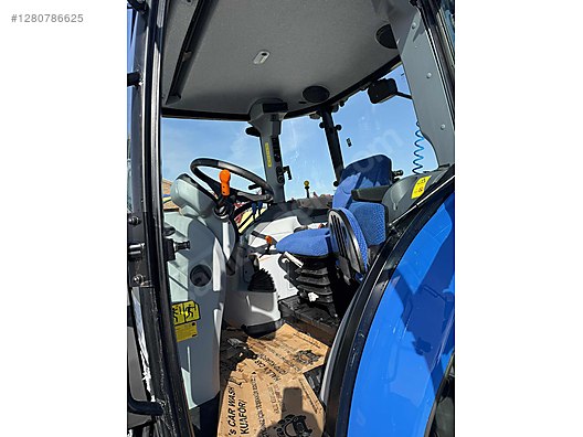 Machinery / Agricultural Machines / Tractors / New Holland / T5.110