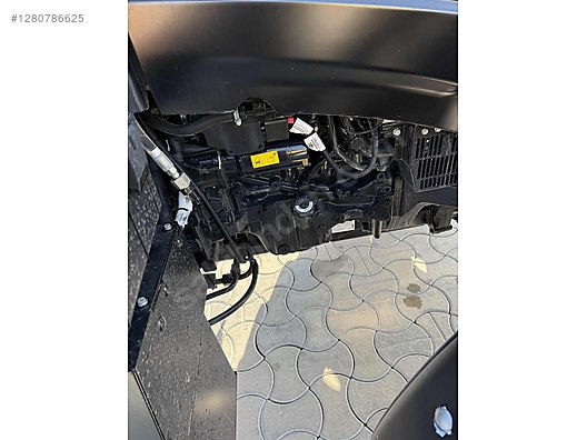 Machinery / Agricultural Machines / Tractors / New Holland / T5.110