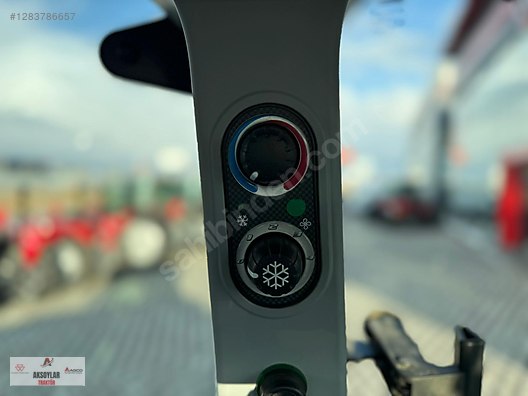 Machinery / Agricultural Machines / Tractors / New Holland / TD5.80