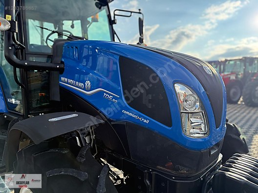 Machinery / Agricultural Machines / Tractors / New Holland / TD5.80