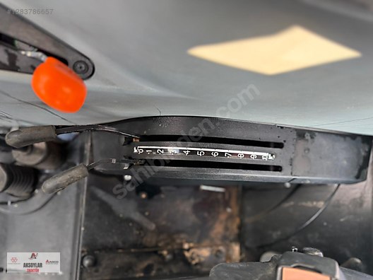 Machinery / Agricultural Machines / Tractors / New Holland / TD5.80