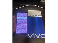 Kız kardeşimin eski telefonu. Çekmecede çürümesin diye satıyorum