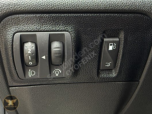 OTOFENİX 2023 MEGANE 1.3 TCe ICON EDC HATASIZ 16.934 KM