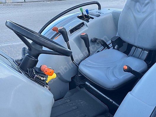 İş Makineleri & Sanayi / Tarım Makineleri / Traktör / New Holland / TD4.90B