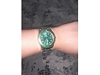 yeşil saat çok güzel bunları dönmeli gün gösterme özelliği de va