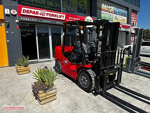 Machinery / Industrial / Carrying & Stacking Equipment / Forklifts / For Sale / Runtx