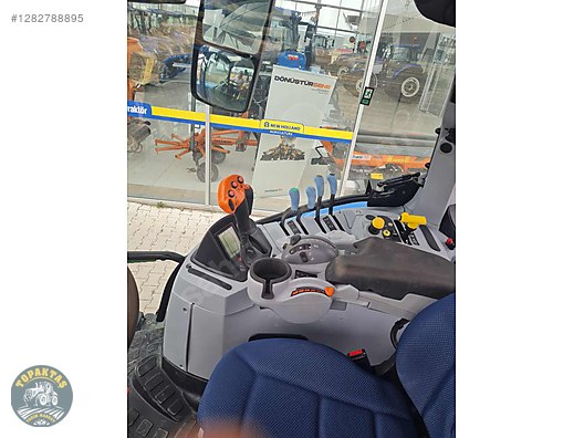 Machinery / Agricultural Machines / Tractors / New Holland / TR6.125S