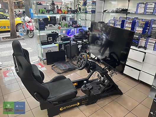 Used & Brand New Items / Gaming & Gamers Exclusive / Gaming Equipment / PC Game Racing Wheels