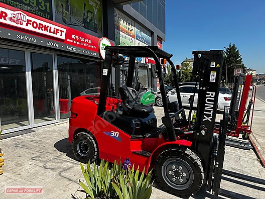 Machinery / Industrial / Carrying & Stacking Equipment / Forklifts / For Sale / Runtx