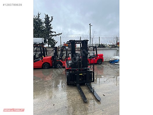Machinery / Industrial / Carrying & Stacking Equipment / Forklifts / For Sale / Runtx