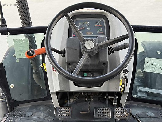 Machinery / Agricultural Machines / Tractors / New Holland / TT4.50