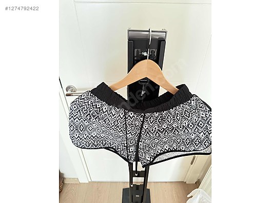 İkinci El ve Sıfır Alışveriş / Giyim & Aksesuar / Kadın / Giyim / Şort