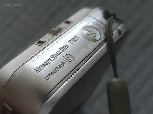 Kompakt / Sony / Cybershot DSC N2 / Sony Cyber-shot DSC-N2 10.1MP